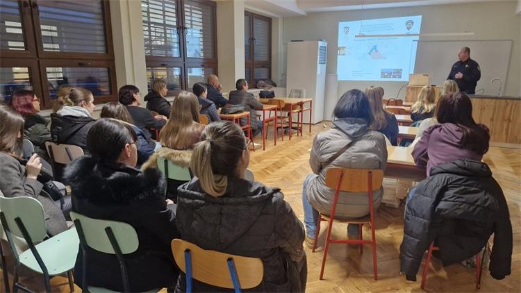 Slika \PU_V\vijesti\2026\Predavanja za roditelje OŠ Jalžabet\IMG-94cbb1fef82366057f5fe7e4e6cdaac6-V.jpg